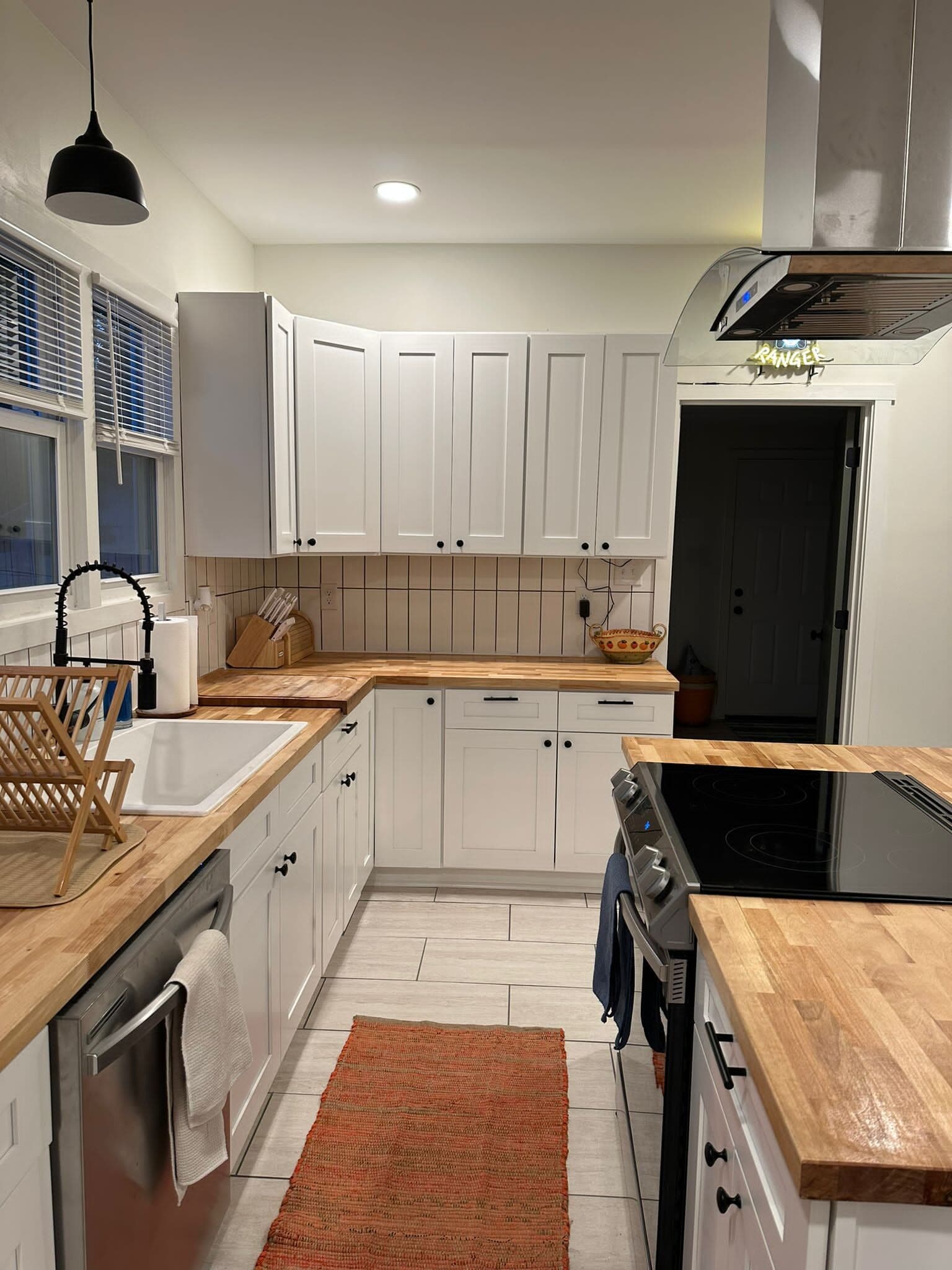 Kitchen - 2559 E 5th Ave