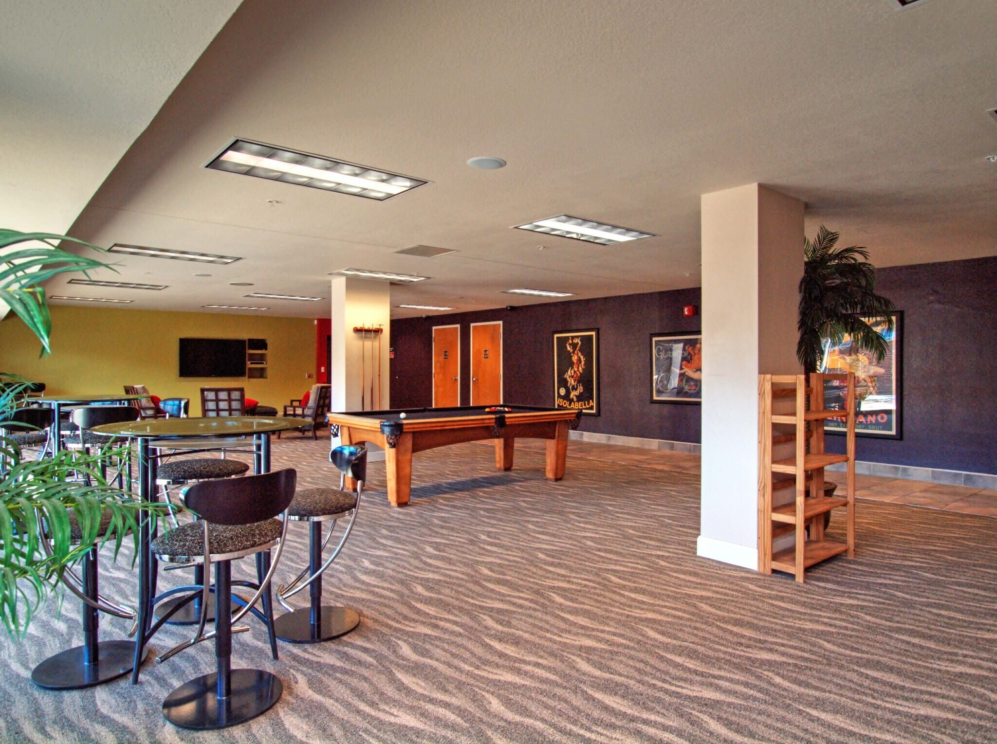 Building Photo - 417 E Kiowa St