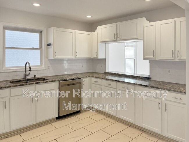 Building Photo - 1214 Bainbridge St