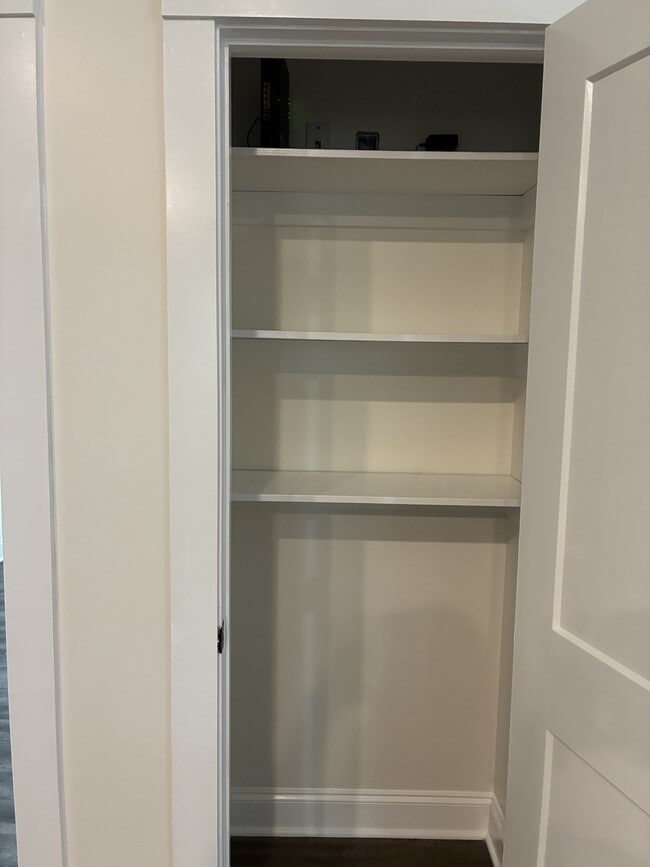 Building Photo - 267 Sterling Dr