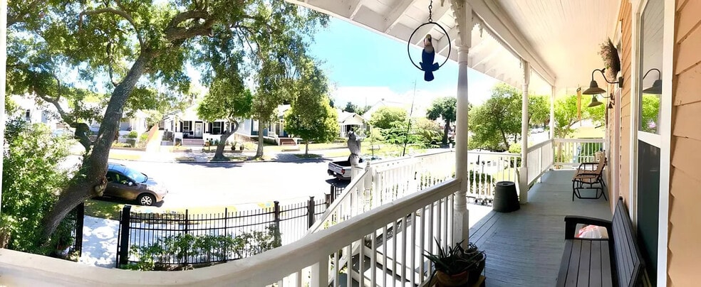 Building Photo - 3412 Avenue Q