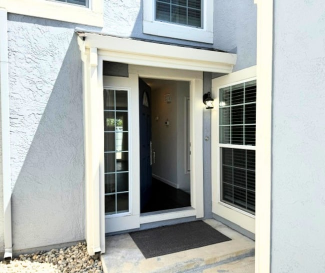 Building Photo - Available Now! Beautiful Updated Townhome in Desirable Northwood Commons | 3 Bed, 2.5 Bath