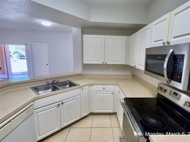 Building Photo - 5506 Metrowest Blvd