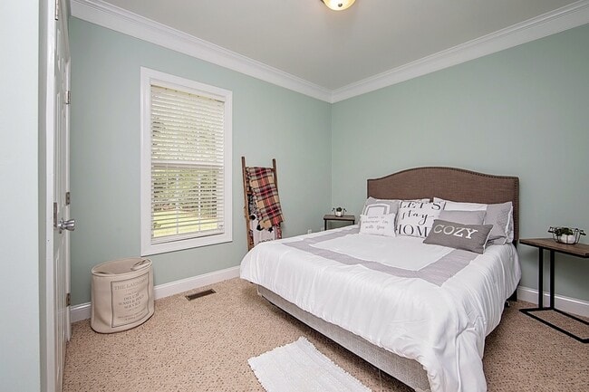 Building Photo - 331 Ridgeway Ct