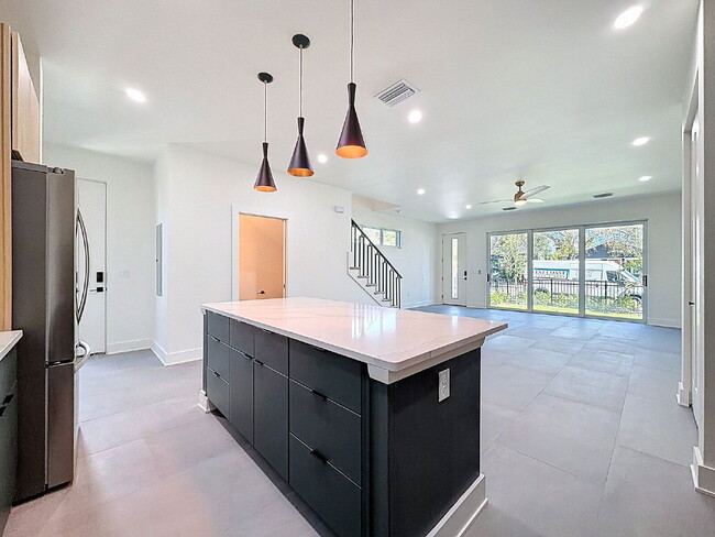 Building Photo - 340 14th St N