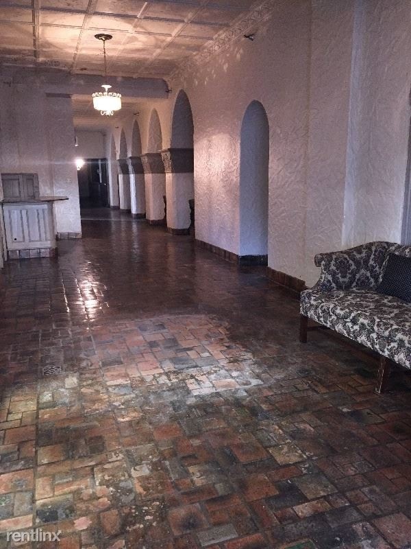 Building Photo - 1 br, 1 bath Apartment - 600 Broadway Street