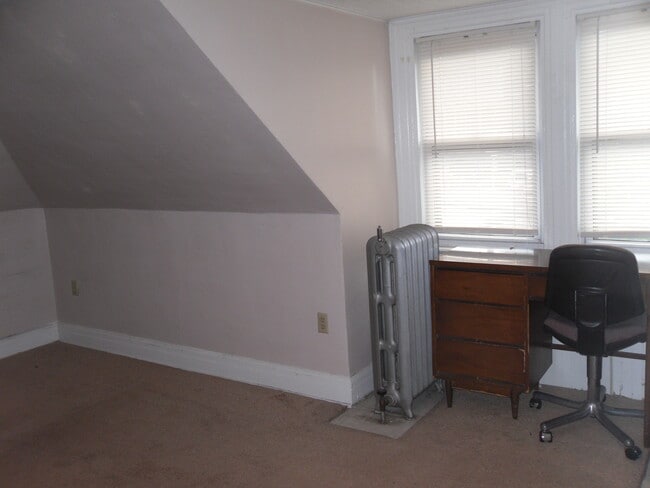 Bedroom 4 - 223 Halket St