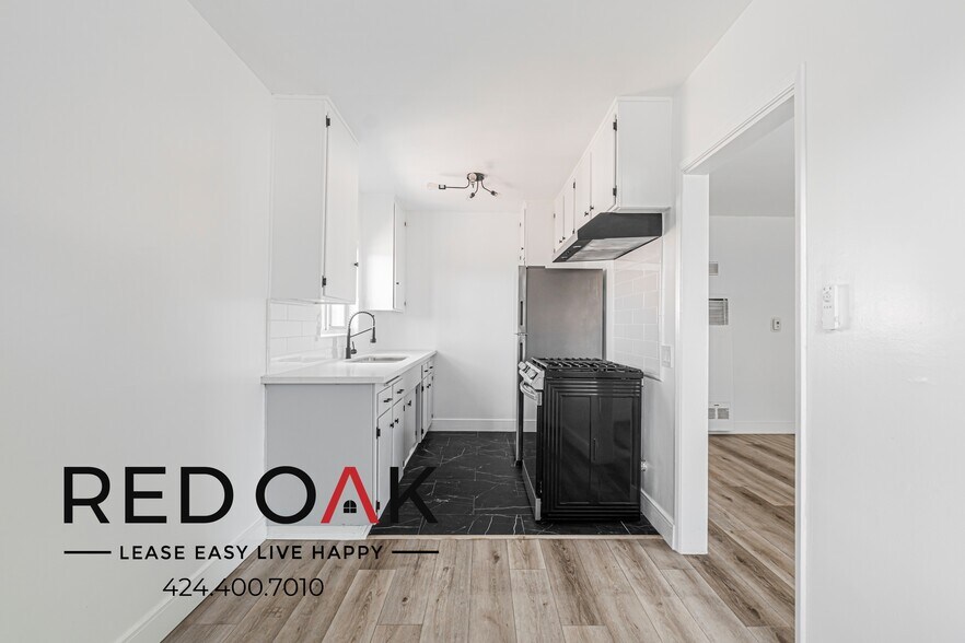 Building Photo - 8514 Sherwood Dr