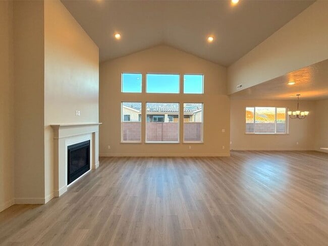 Building Photo - New 3 bed, 2.5 bath with 2 car garage home