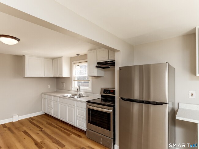 Building Photo - 97 Brussels Ave