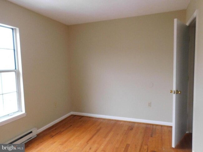 Building Photo - 104 Waterford Ln