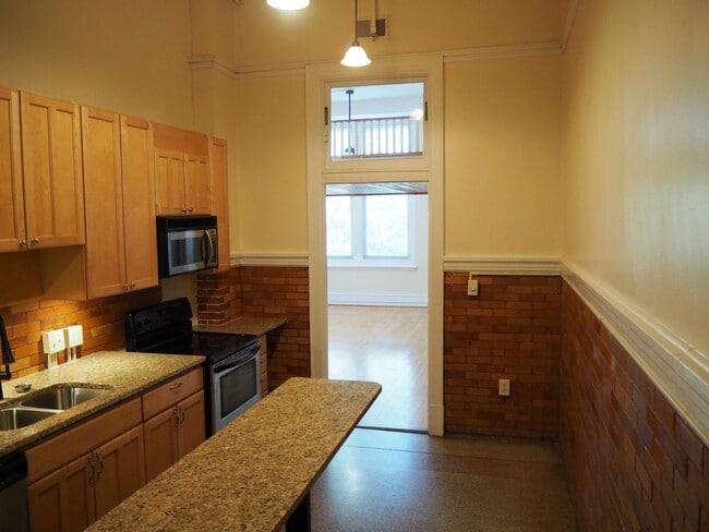 Building Photo - River School Lofts