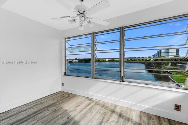 Building Photo - 285 NE 191st St