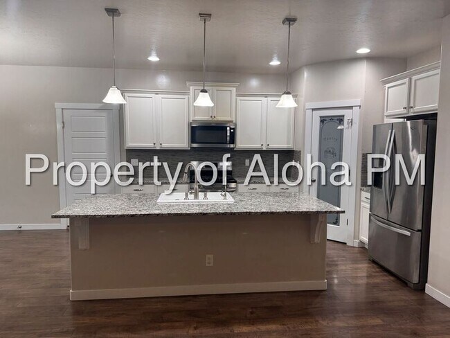 Building Photo - 817 E Ionia Dr