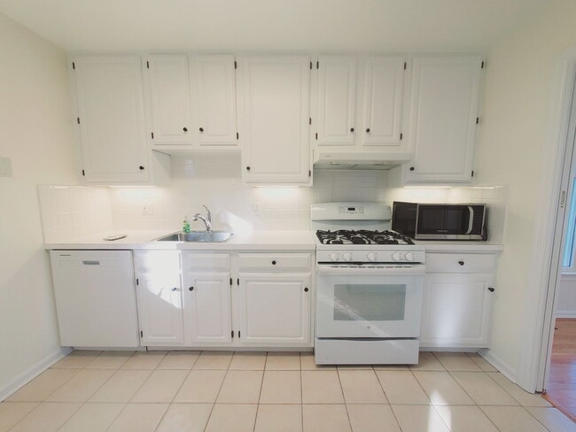 Primary Photo - 57 Whitmore Ln