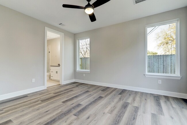 Building Photo - 2202 Melody Ln
