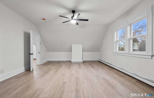 Building Photo - 32 Lamberton St