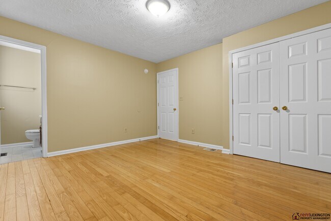 Building Photo - 531 Bell Pl Dr