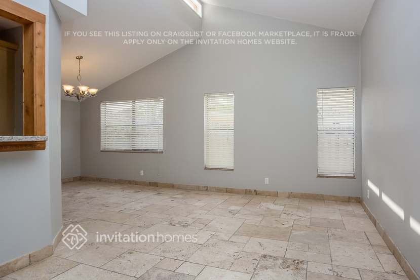 Building Photo - 4536 Pine Tree Dr