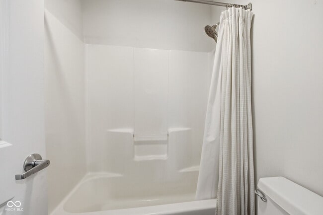 Building Photo - 228 E St Joseph St