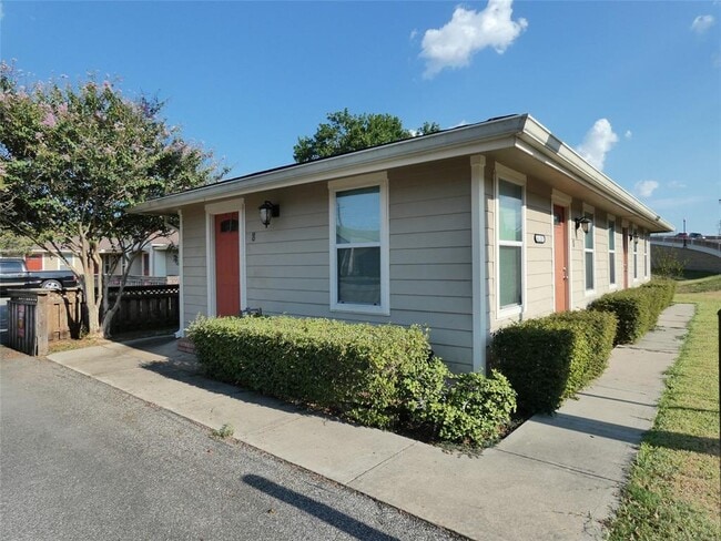 Primary Photo - 507 Houston St