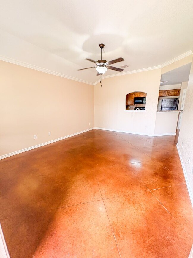 Building Photo - 511 Karey Dr