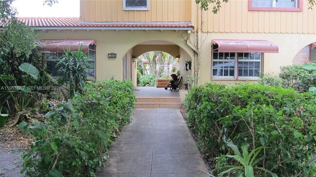 Building Photo - 1848 Madison St