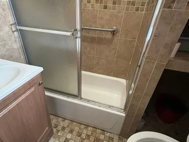 Building Photo - 246 20th Ave