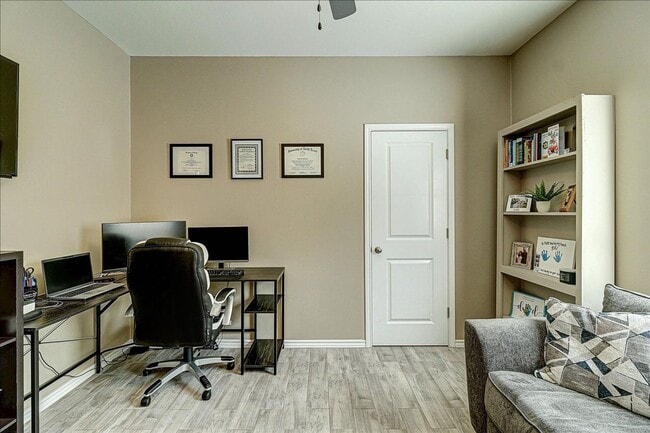 Building Photo - 5817 Bella Di Giorno Dr