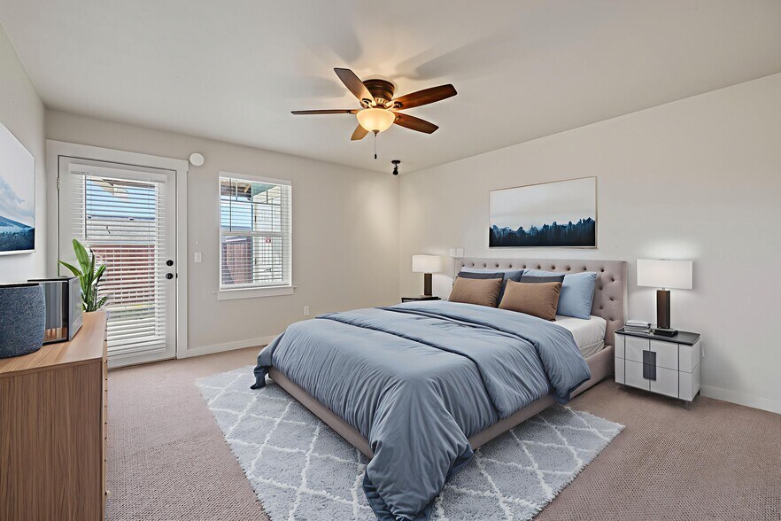 Building Photo - 306 S Main St