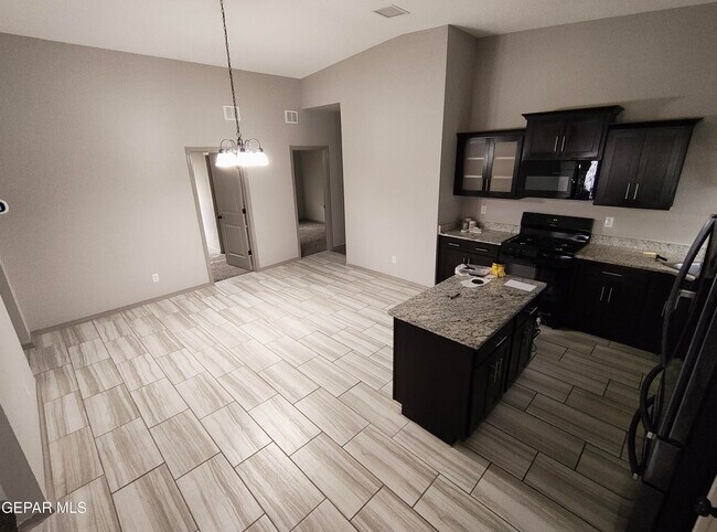 Building Photo - 4552 Josefina Santillana St