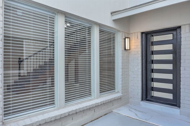 Building Photo - 14223 Stokesmount Dr