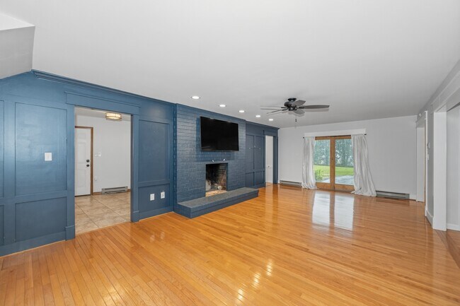 Building Photo - 8112 Pete Wiles Rd
