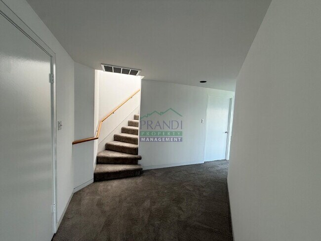 Building Photo - 509 Cloudview Trail