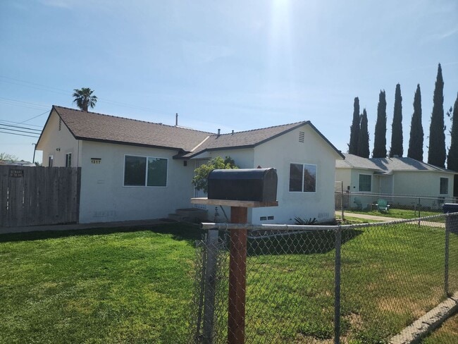 Building Photo - Single-family home with flexible leases - Renovated property - Pet-friendly - Coming soon!