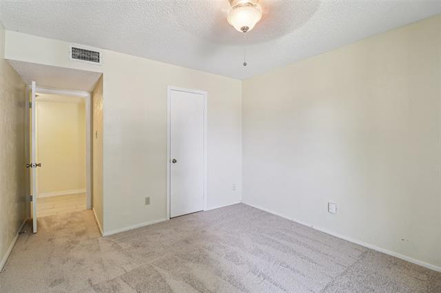 Building Photo - 2622 Briar Hill Dr