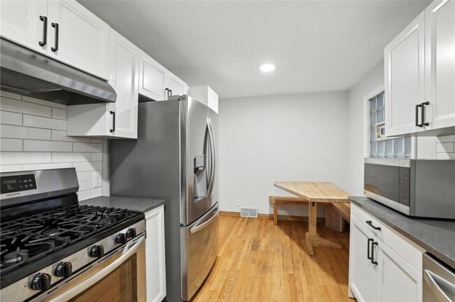 Building Photo - 188 Cleveland Ave S