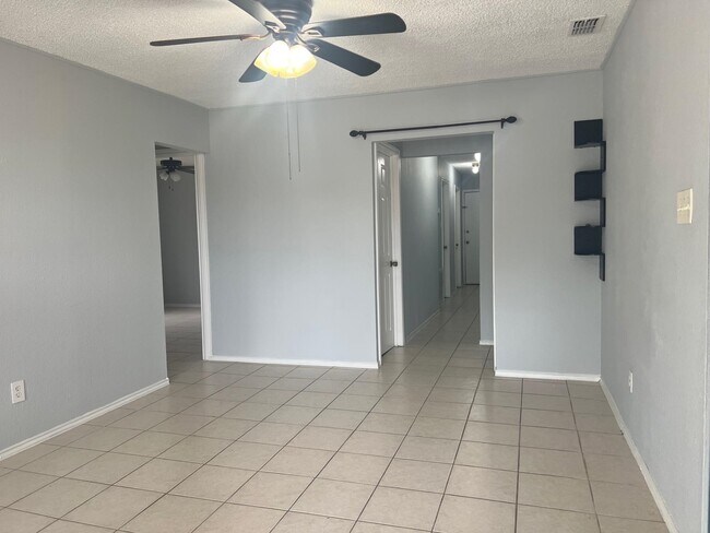 Building Photo - 1616 Jacaranda Ct