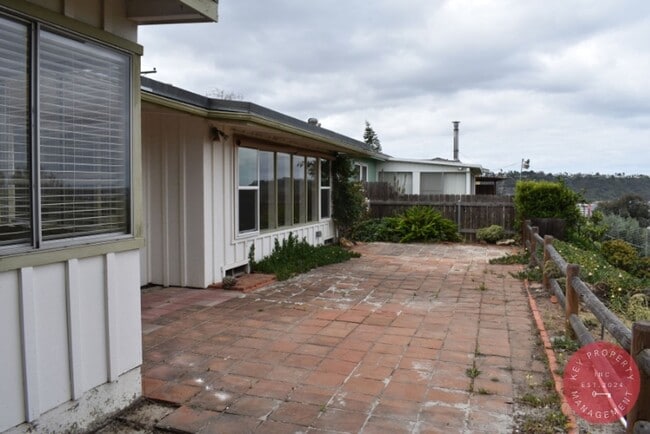 Building Photo - Grantville, Charming 4-Bedroom Home with S...