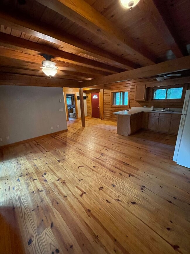 Building Photo - 504 Stuart Williams Rd