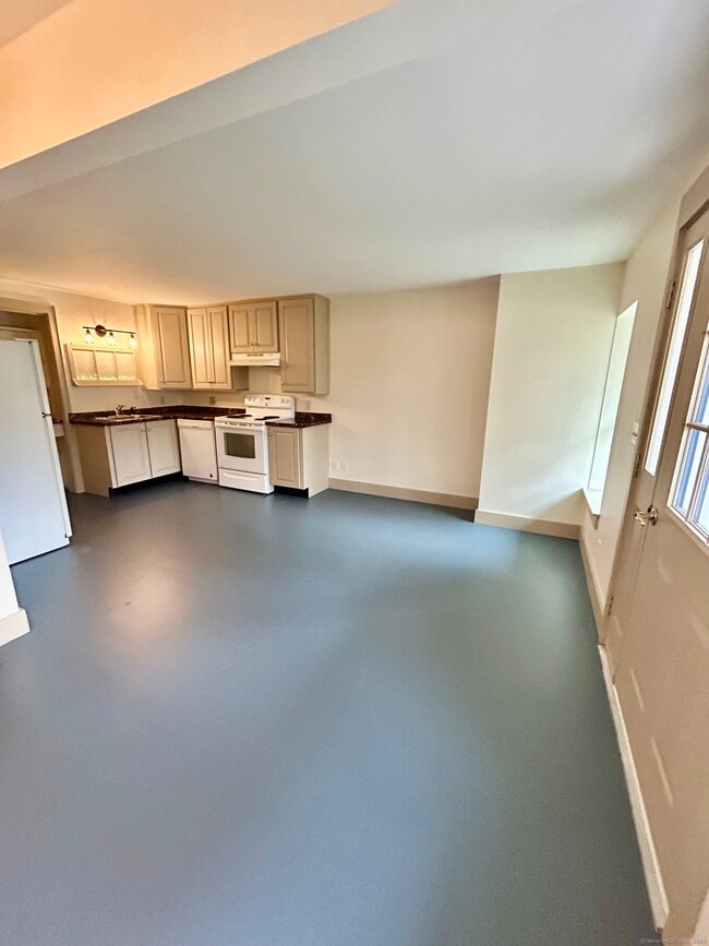 Building Photo - 199 Hoop Pole Hill Rd