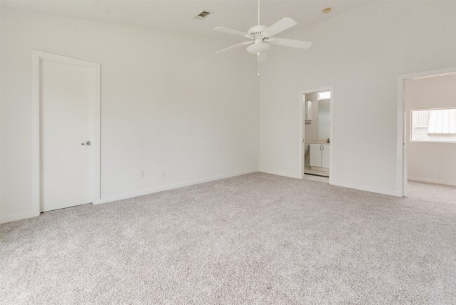 Building Photo - 2605 Calumet St