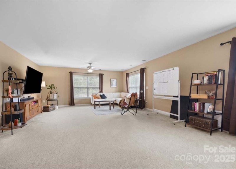 Building Photo - 673 Stonehenge Dr