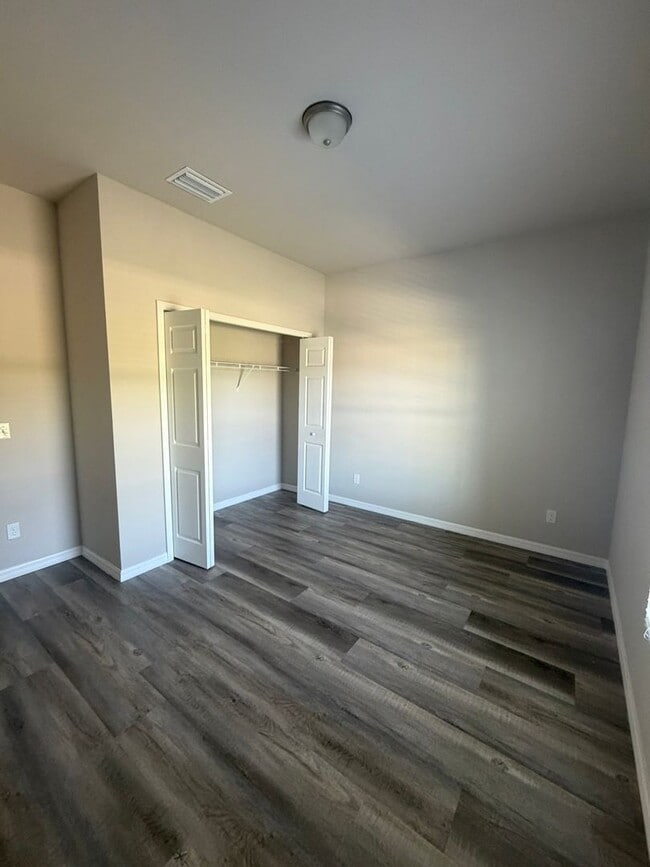 Building Photo - 309 Panorama Ave