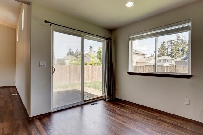 Building Photo - Charming 3-Bedroom Home Across from Nature...