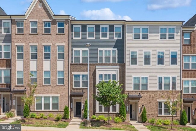 Building Photo - 14921 River Walk Way