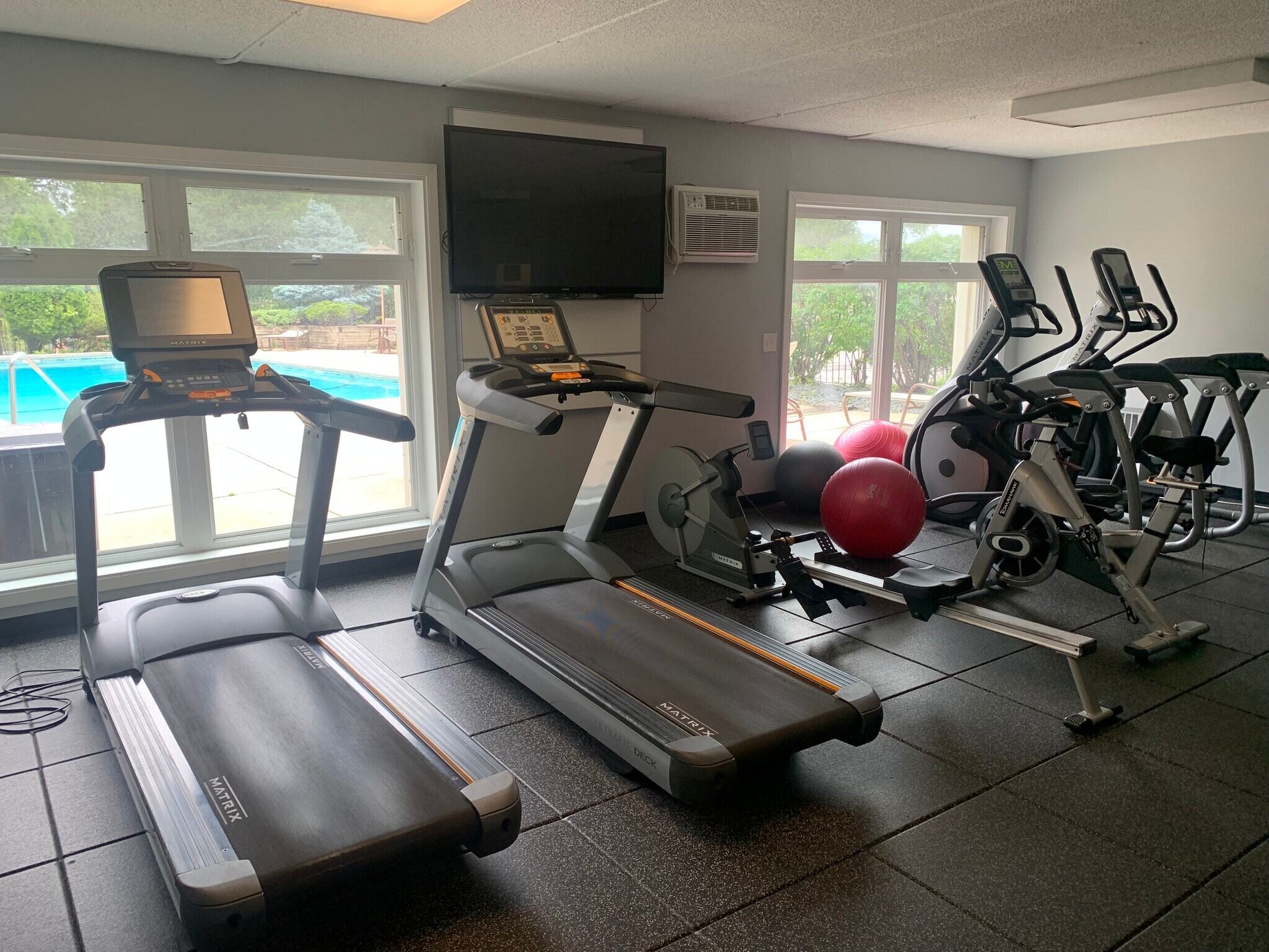 Fitness center - 4820 Park Commons Dr