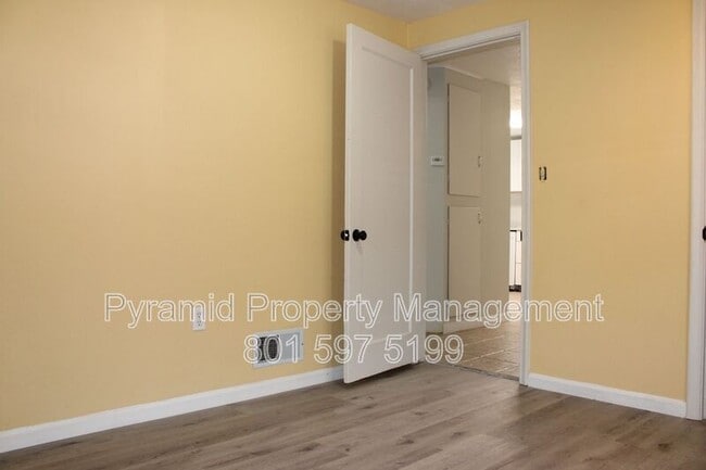 Building Photo - 760-762 N 100 W