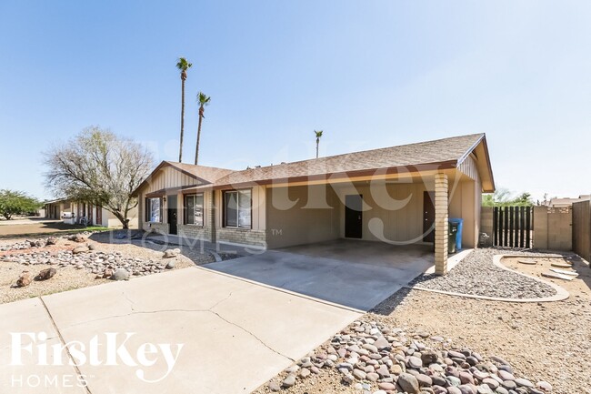 Building Photo - 1633 W Charleston Ave