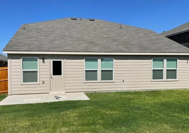 Building Photo - 16020 Pemberly Wy